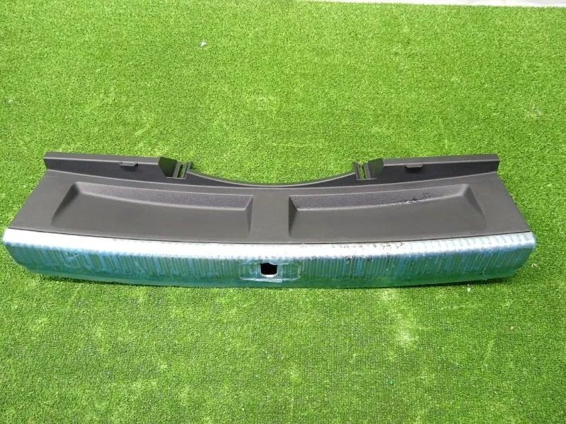 Накладка замка багажника