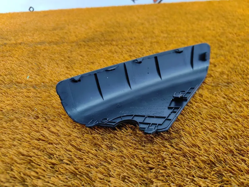 Накладка в салоне