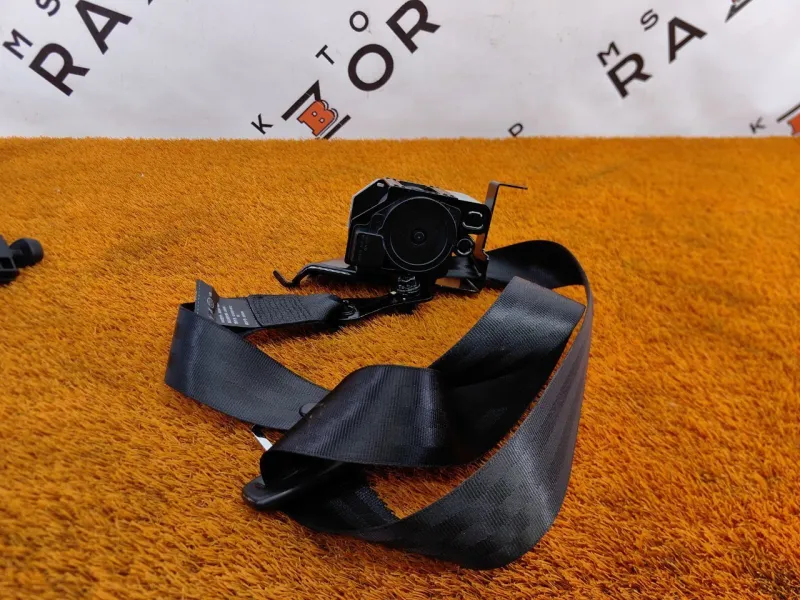 Ремень безопасности