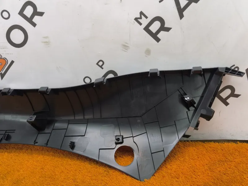 Накладка на стойку кузова