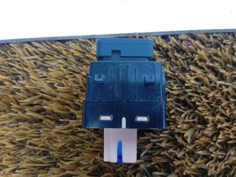 Кнопка обогрева сидений