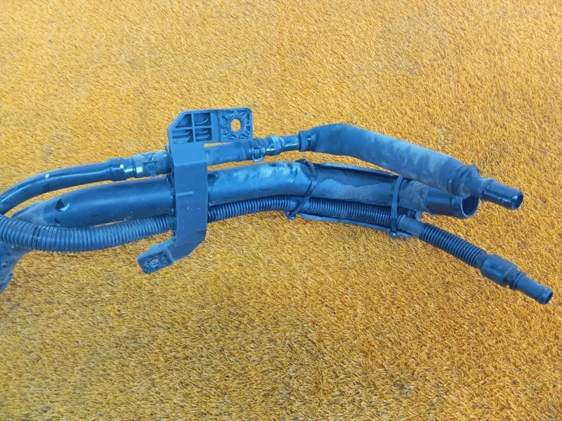 Горловина топливного бака