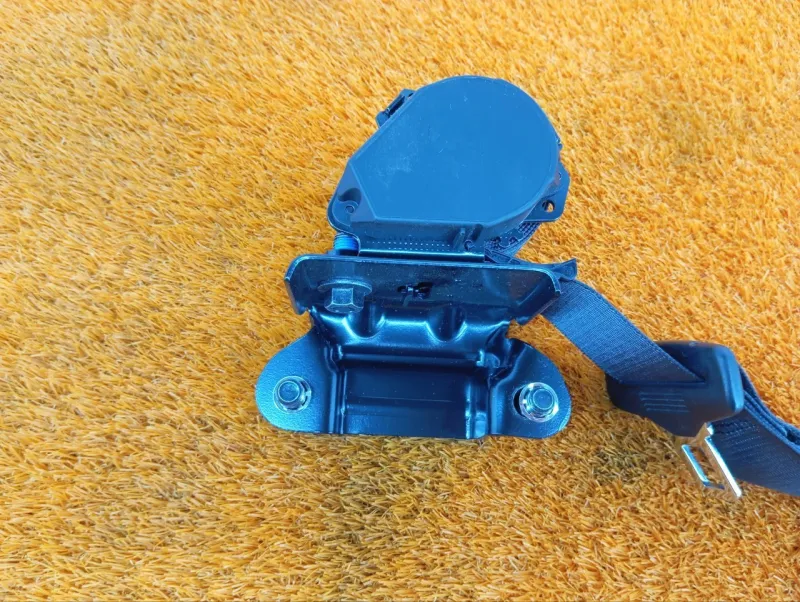 Ремень безопасности