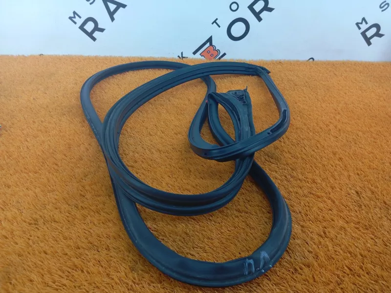 Уплотнитель двери