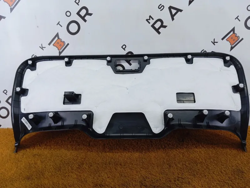 Обшивка двери багажника