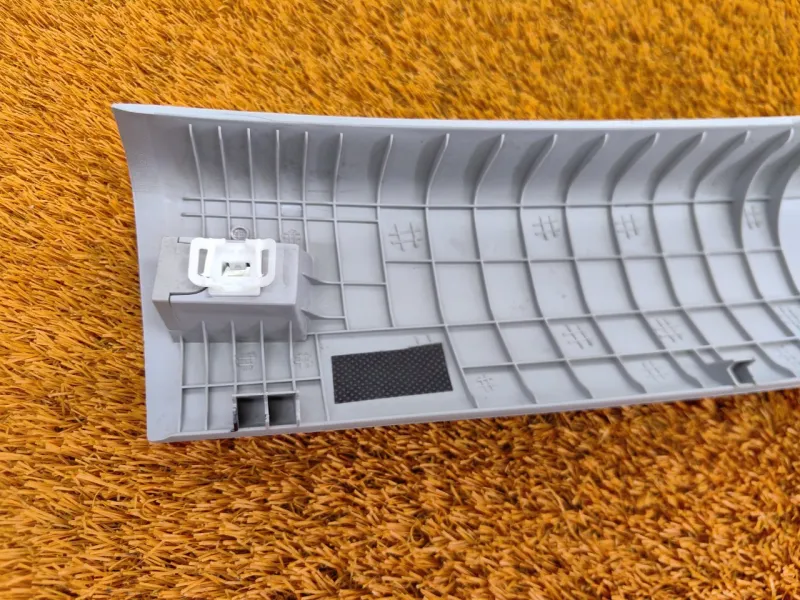 Накладка на стойку кузова