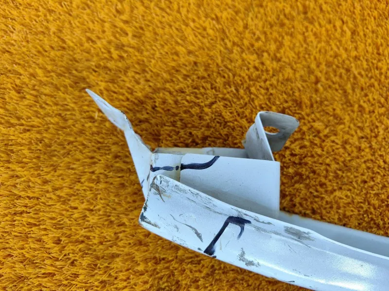 Усилитель бампера