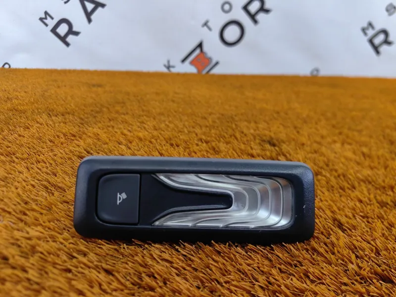 Плафон салона