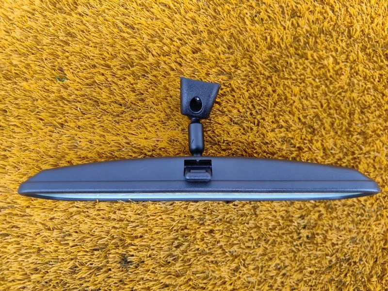 Зеркало заднего вида