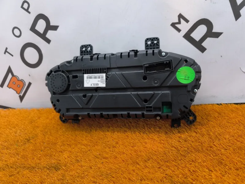 Панель приборов