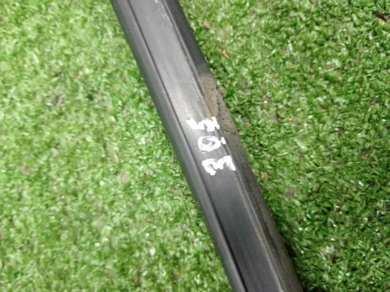 Уплотнитель стекла двери