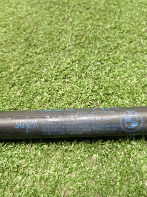 Амортизатор крышки багажника