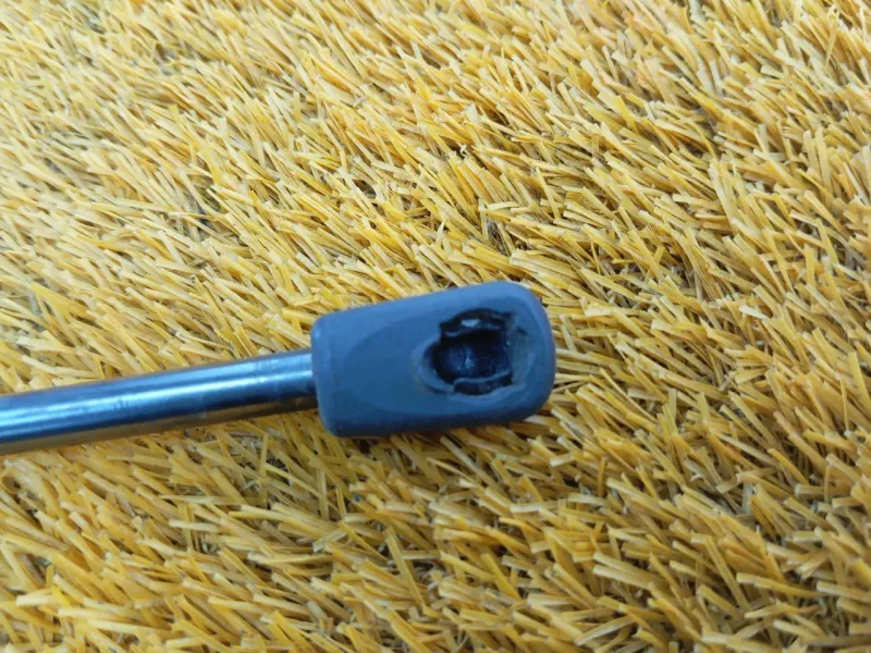 Амортизатор крышки багажника