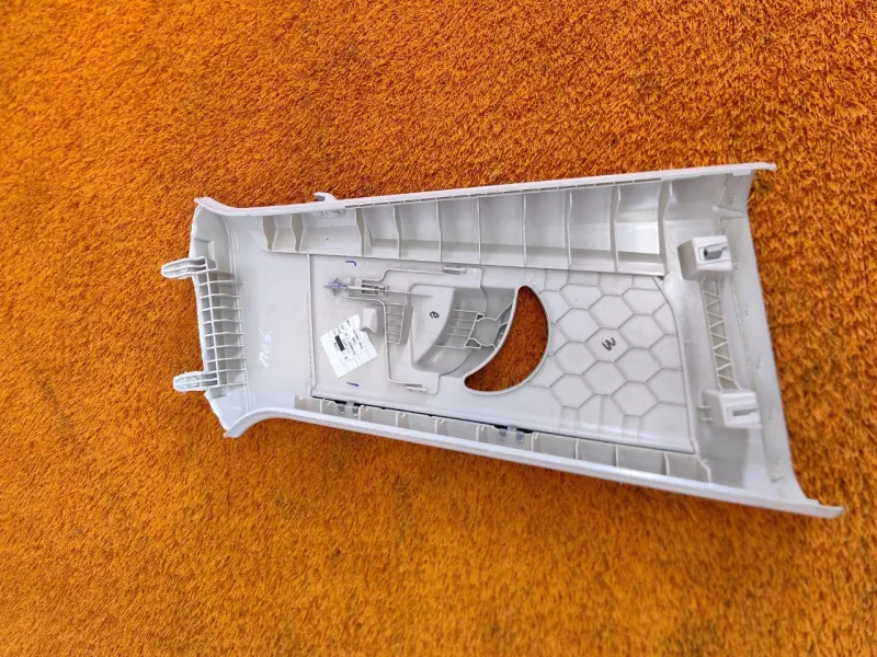 Обшивка центральной стойки