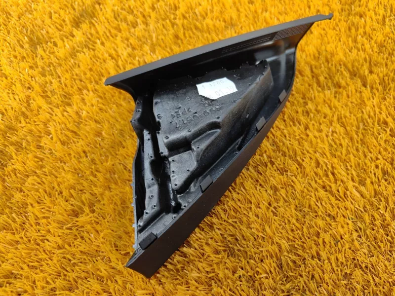 Уголок двери