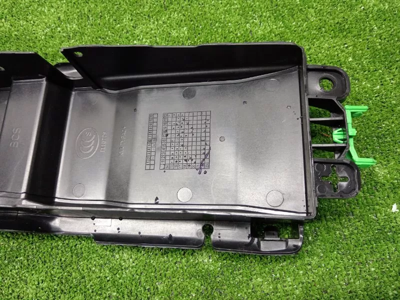 Кронштейн подлокотника