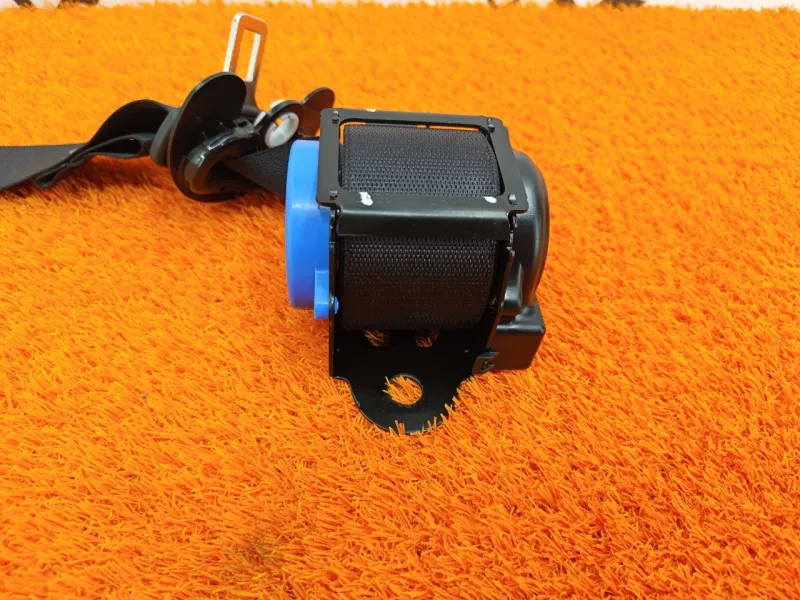 Ремень безопасности