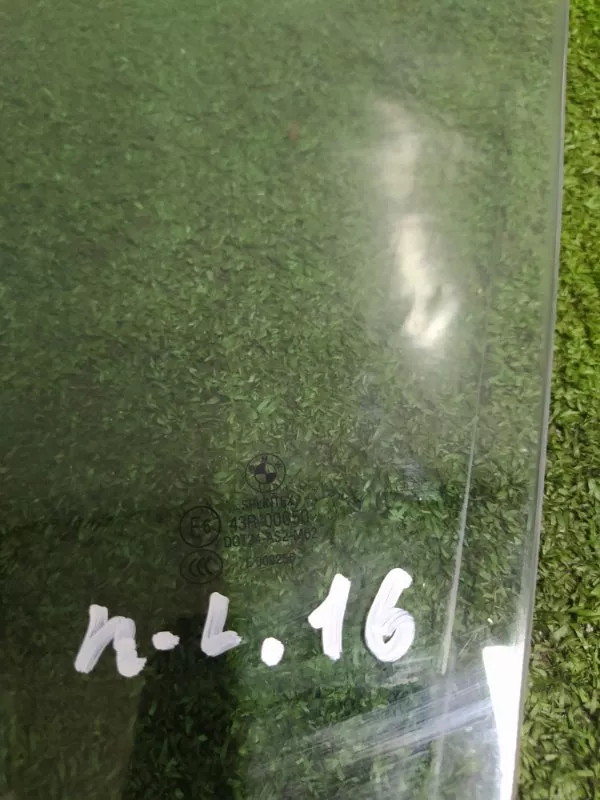 Стекло двери BMW 5-Series 2008 51337110633 E60, переднее левое