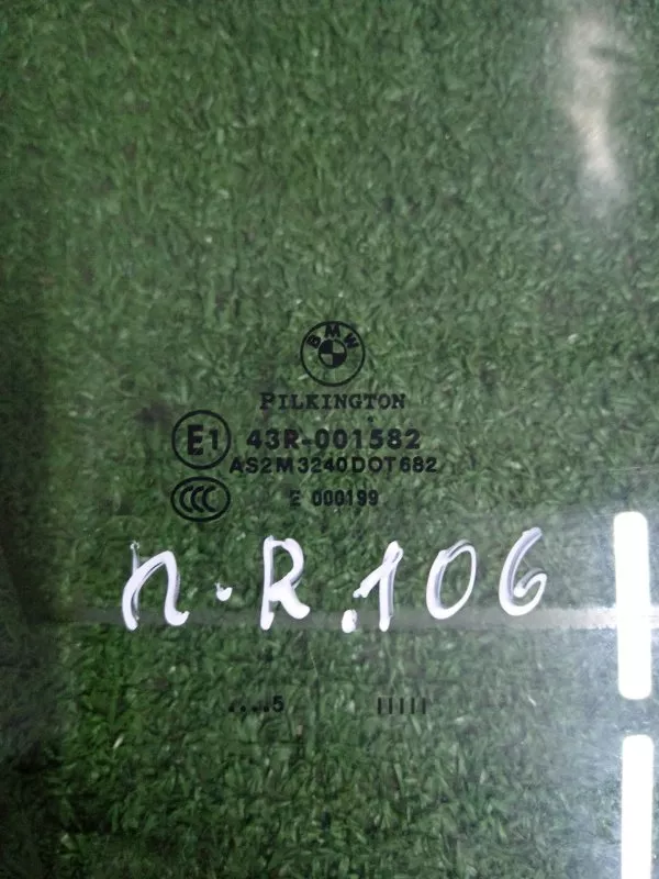 Стекло двери BMW 3-Series 2006 51337060264 E90, переднее правое