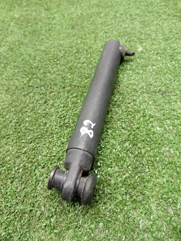 Амортизатор крышки багажника