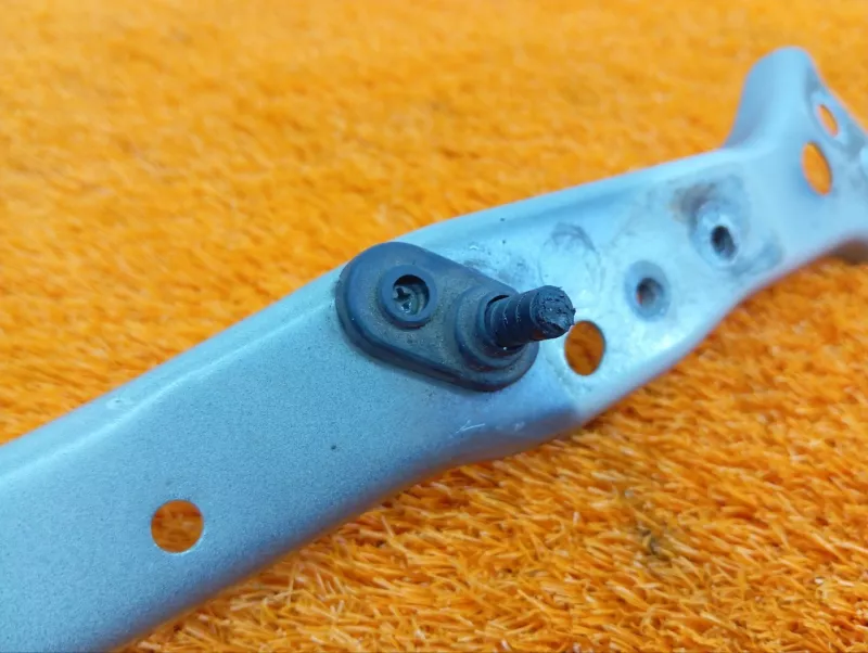 Крепление фары