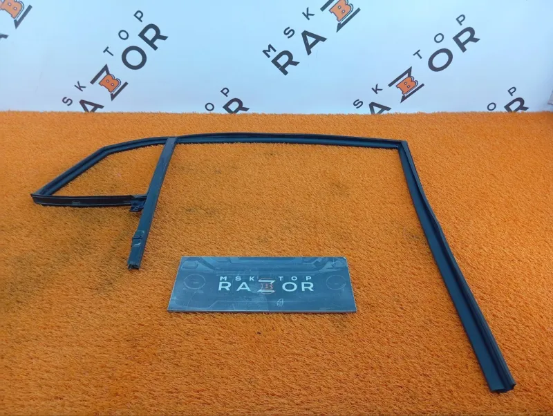 Уплотнитель стекла двери