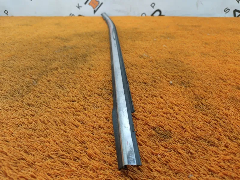 Молдинг стекла