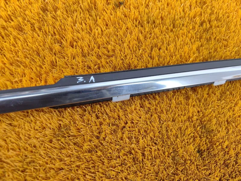 Уплотнитель стекла двери