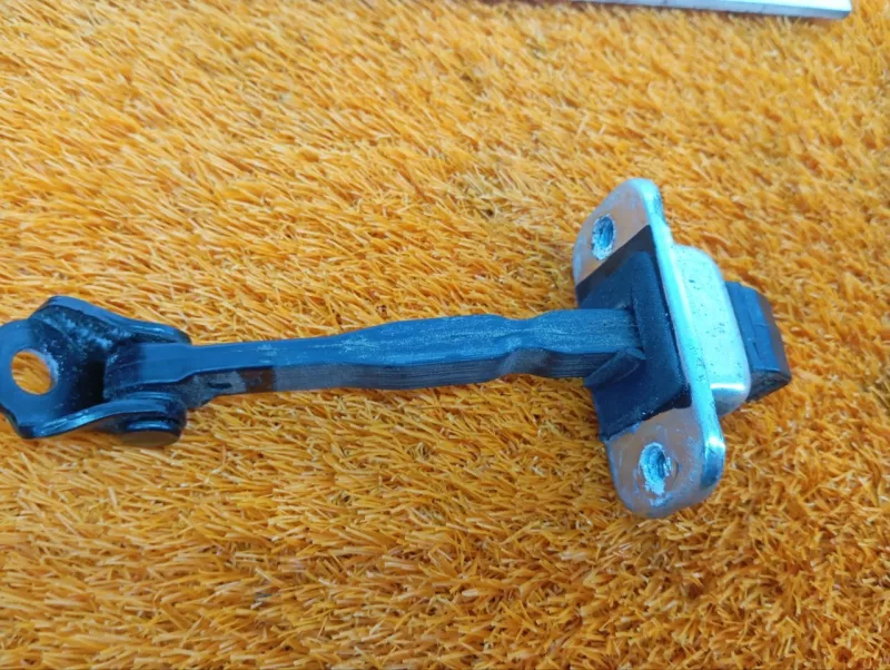 Ограничитель двери