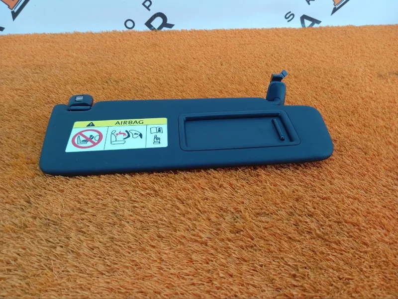 Козырек солнцезащитный