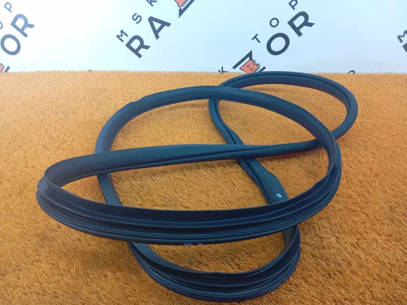 Уплотнитель двери