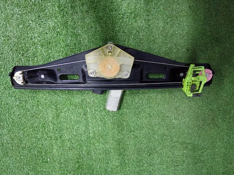 Стеклоподъемник BMW X1 2010 51352990387 E84, задний левый