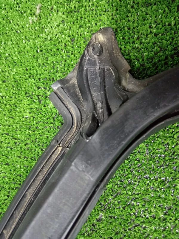 Уплотнитель двери