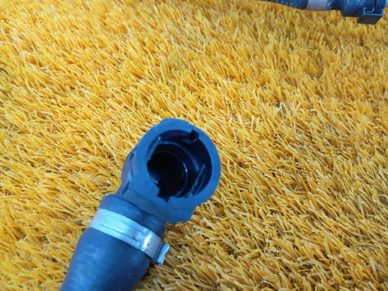 Трубка системы охлаждения