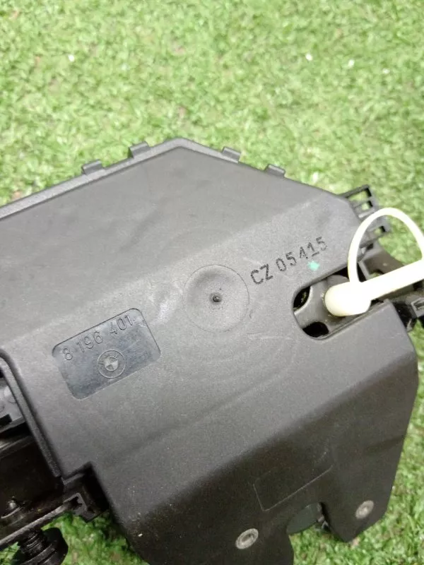 Замок багажника