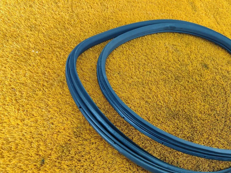 Уплотнитель проема двери