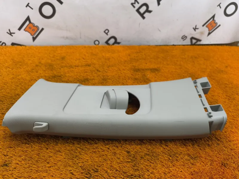 Обшивка центральной стойки