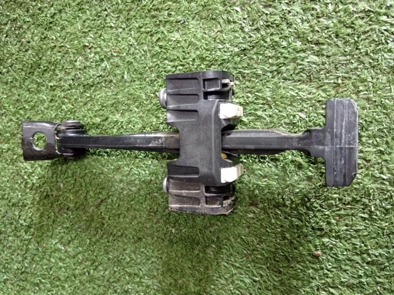 Ограничитель двери