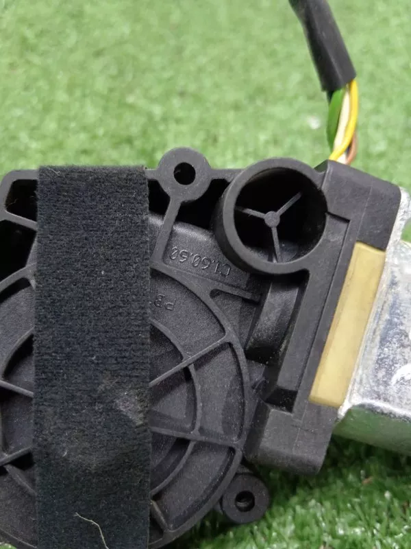 Моторчик шторки двери