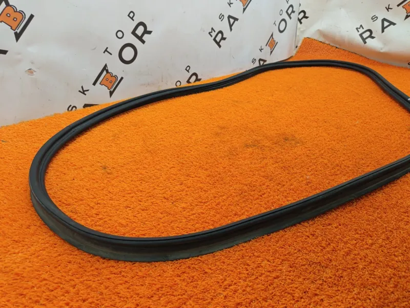 Уплотнитель багажника