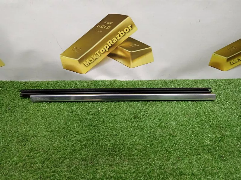 Уплотнитель стекла двери