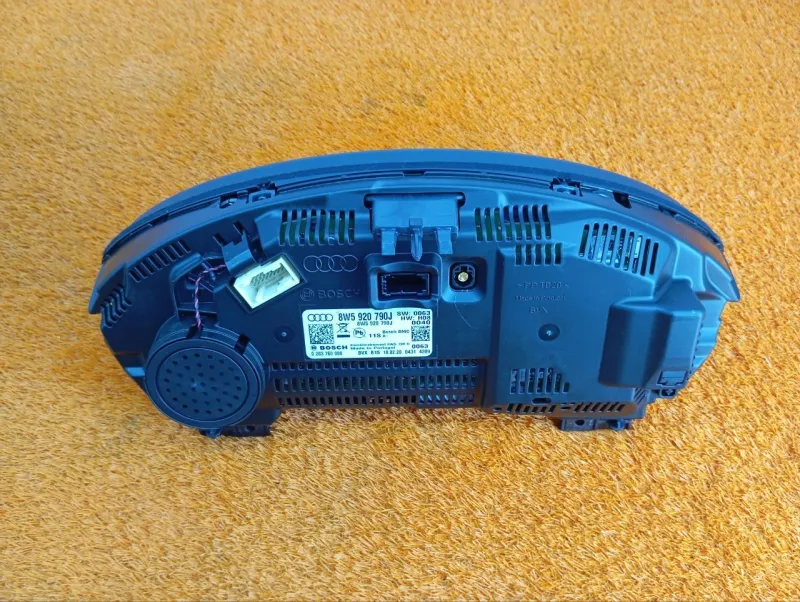 Панель приборов