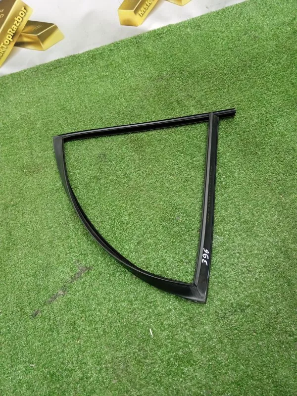 Уплотнитель двери