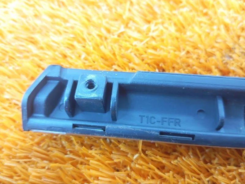 Молдинг стекла