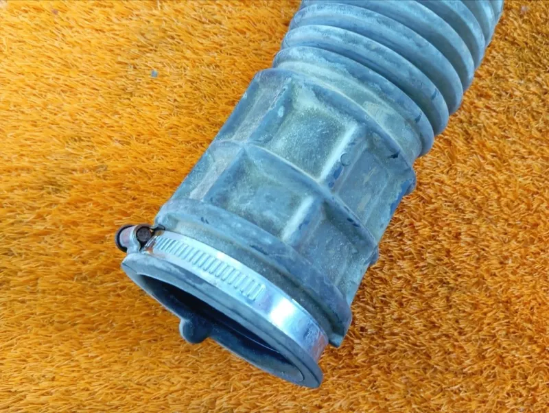 Патрубок воздушного фильтра