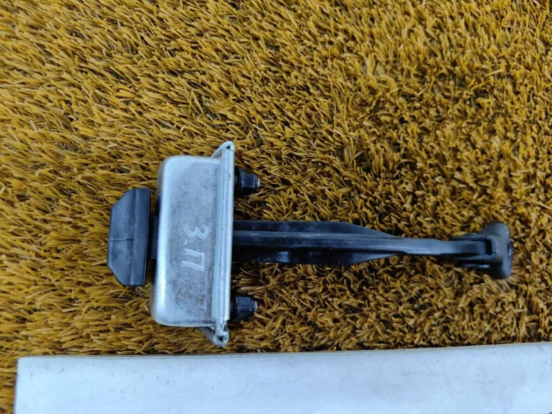 Ограничитель двери