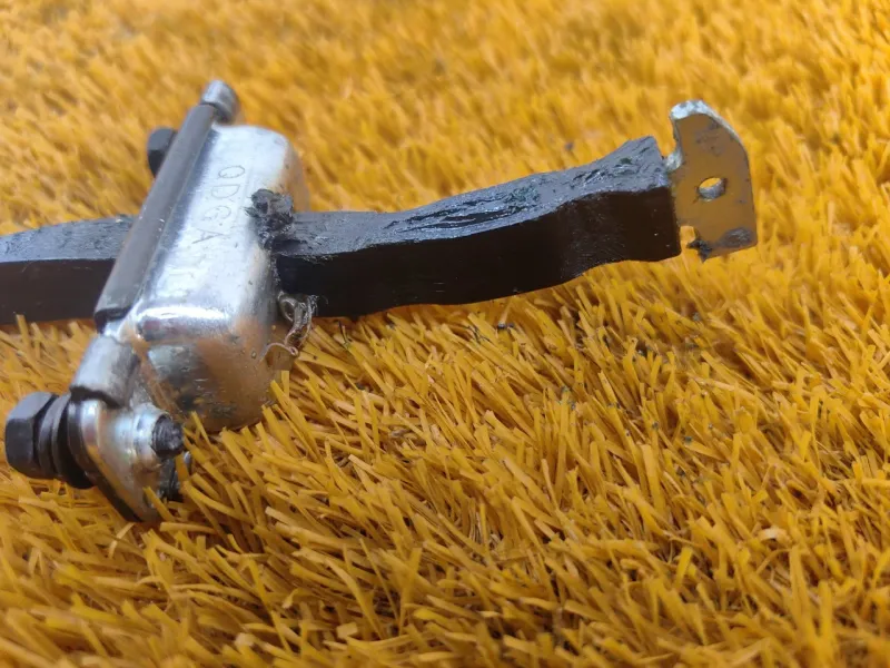 Ограничитель двери