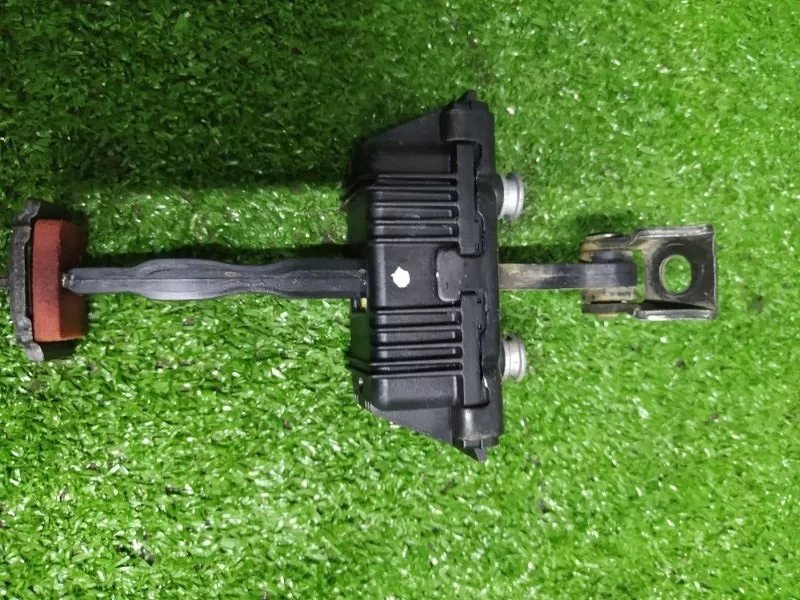 Ограничитель двери