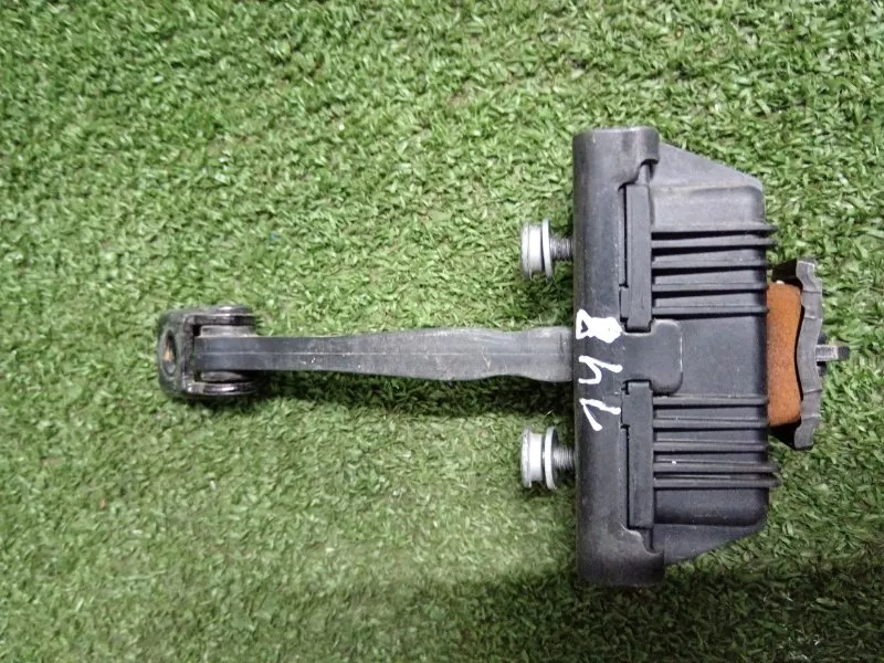 Ограничитель двери