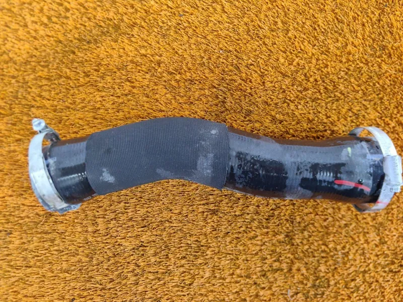 Патрубок интеркулера